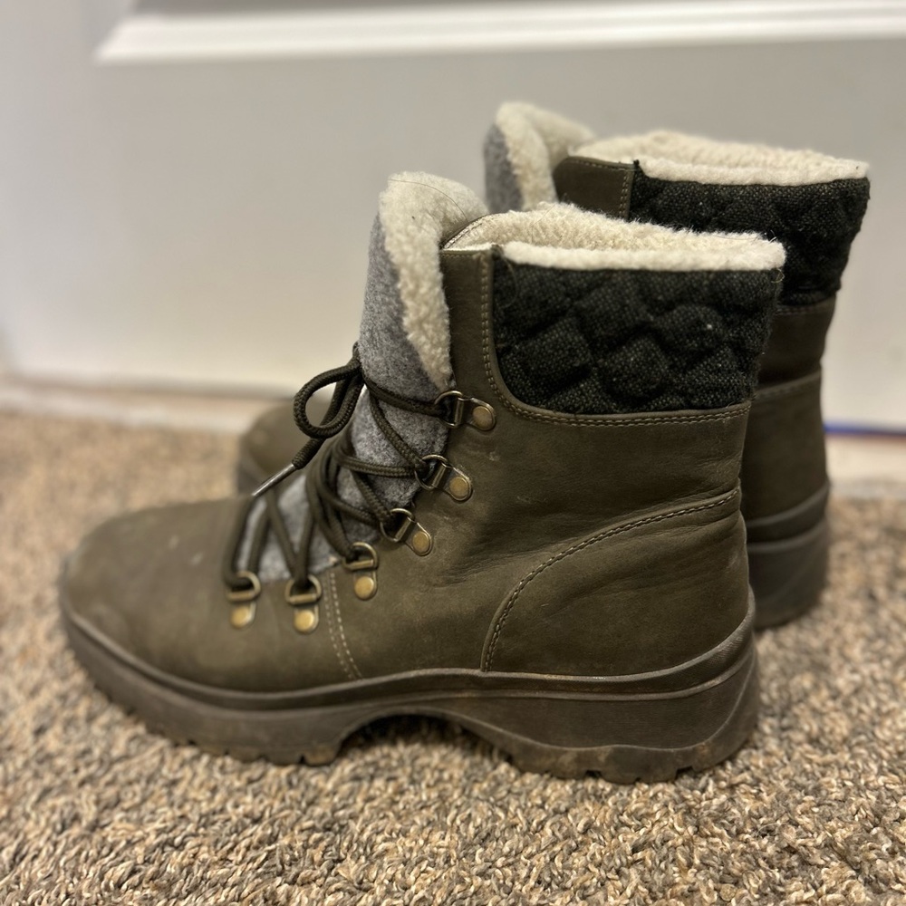 Maurice’s hiking boots